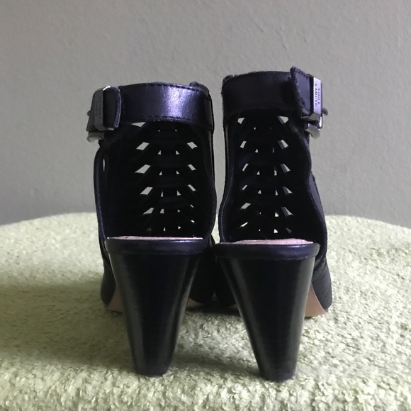 Vince Camuto Emore Black Leather Heel Sandals - Picture 3 of 9